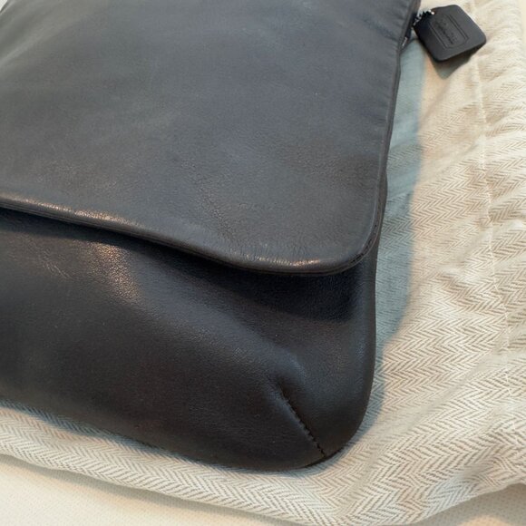 Vintage Coach Slim Large Messenger Crossbody Bag in Brown Leather - Picture 7 of 15
